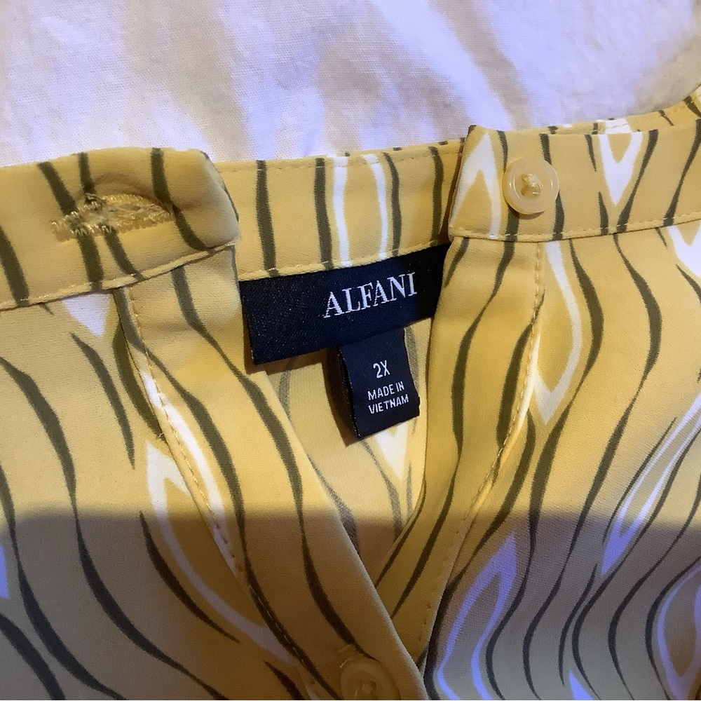 Never worn! - Picture 4 of 4